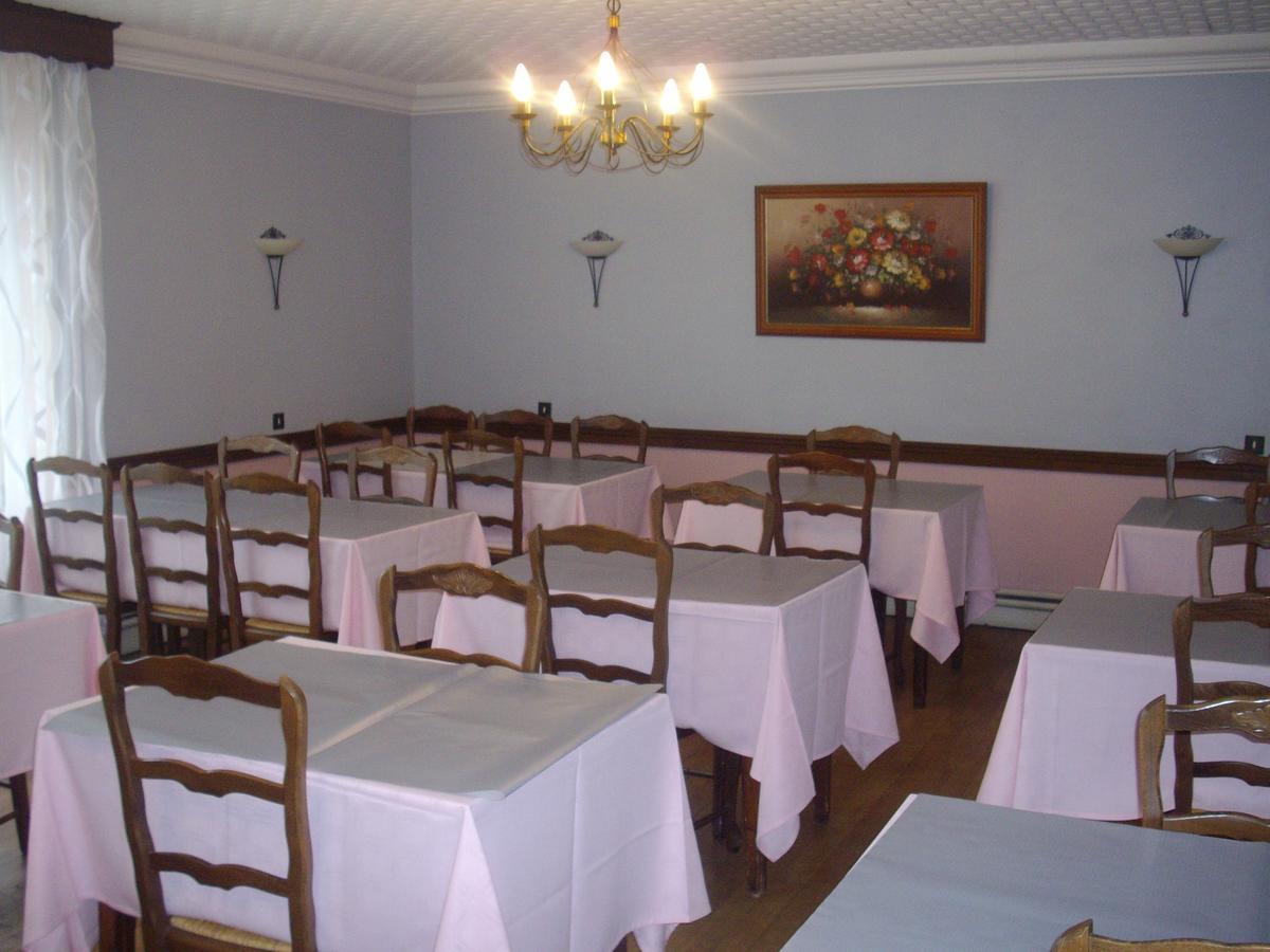 Hotel Restaurant Anglade Le Nayrac Exterior photo